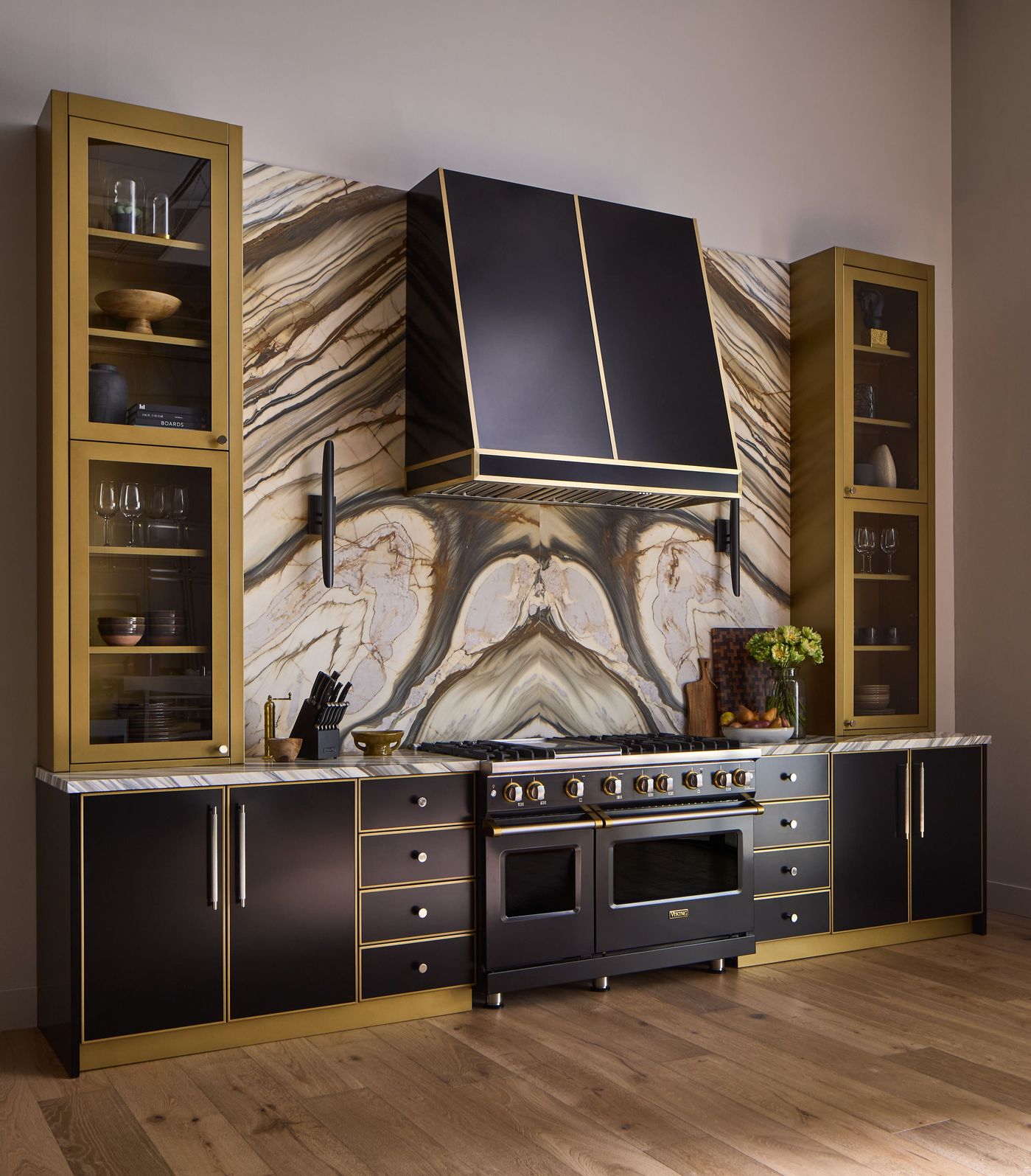 JohnMichael_INSTL_JMSReserveCabinetry_Onyx_23410233