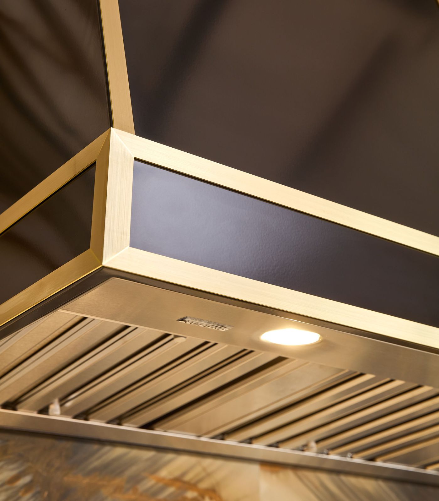 JohnMichael_INSTL_JMSReserveCabinetry_Onyx_23410492