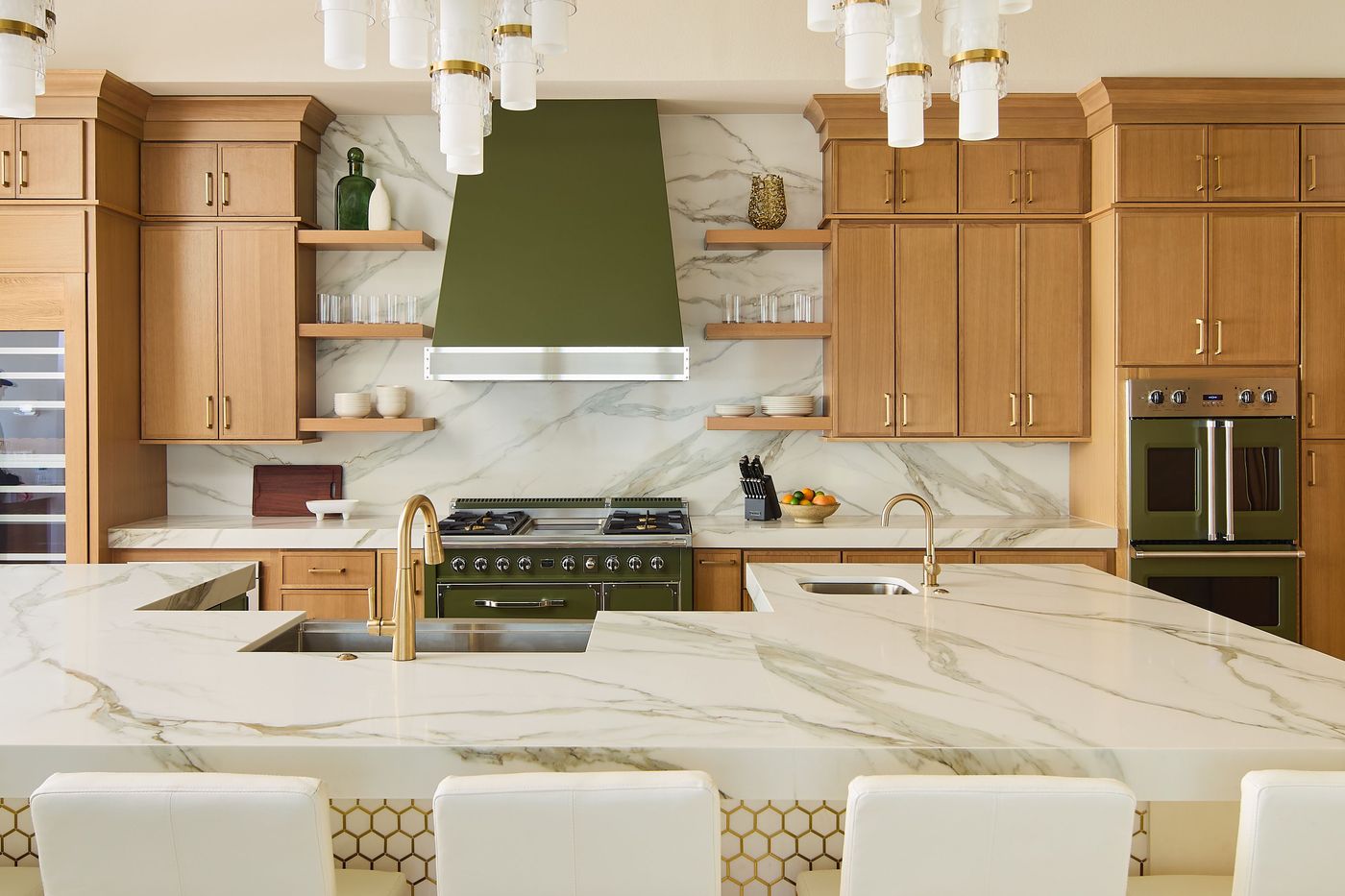 Viking_INSTL_MiramarBeachTuscanyKitchen_Martini_2351003