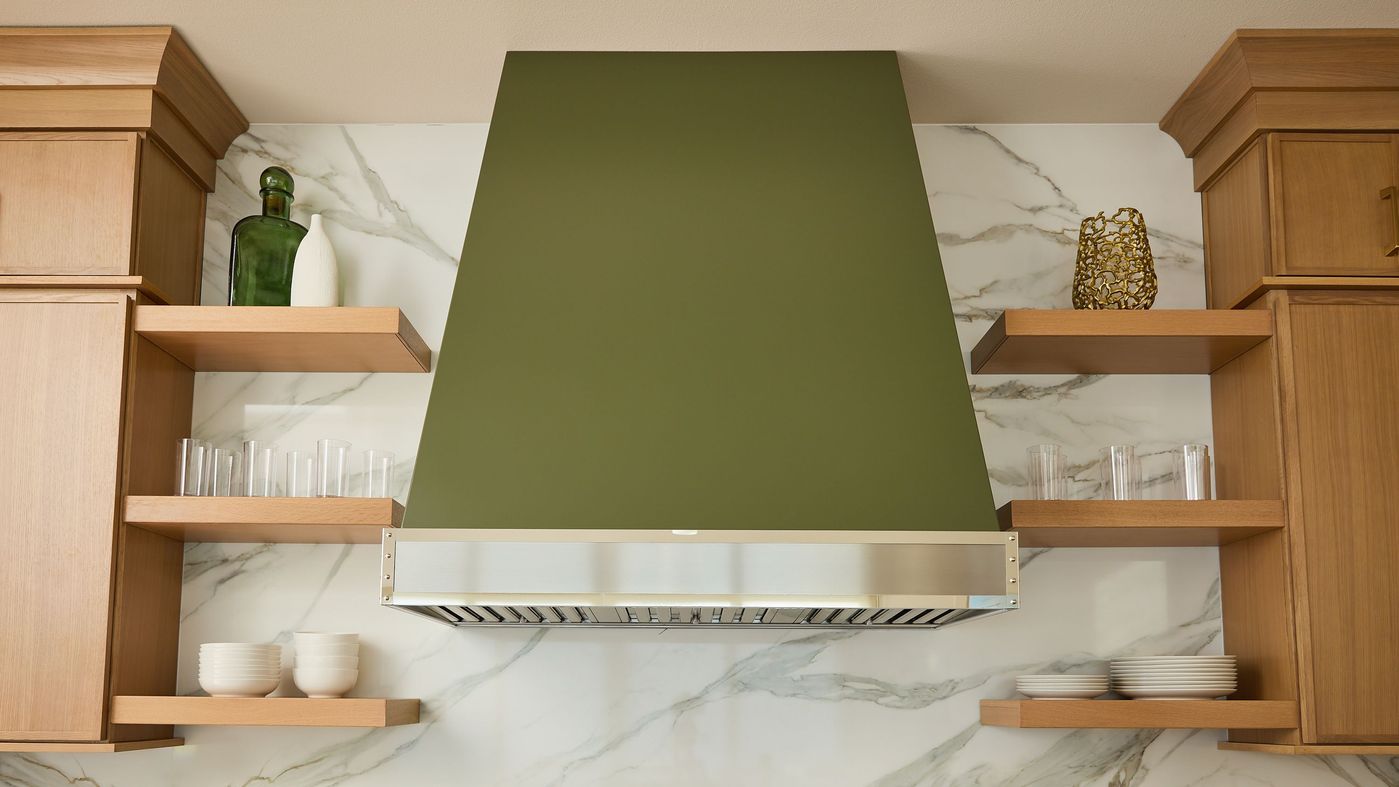 Viking_INSTL_MiramarBeachTuscanyKitchen_Martini_2351045