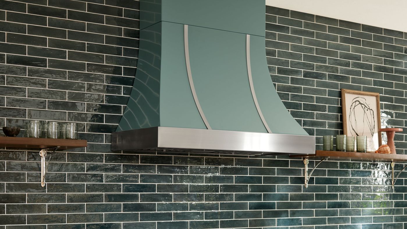 LaCornue_INSTL_EnglishGreenKitchen_CH4430CACOCNSC_Cascade44_223103105039_rt